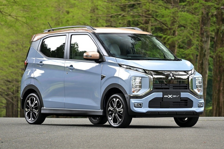 Hiện chưa rõ hãng Mitsubishi có kế hoạch bán eK Cross EV phiên bản độ ra thị trường hay không. Tại thị trường Nhật Bản, mẫu ôtô điện Mitsubishi eK Cross EV hiện có giá khởi điểm từ 1,848 triệu Yên (khoảng 327 triệu đồng).