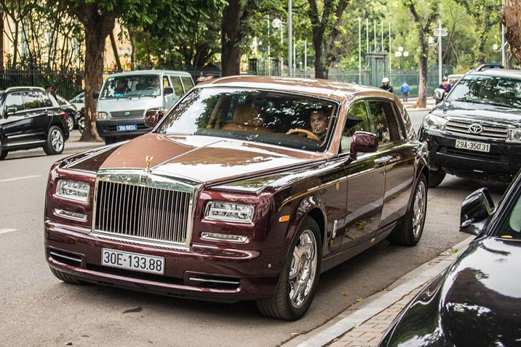 Như vậy, trong lần đấu giá thứ 6 dự kiến diễn ra vào ngày 10/3 của chiếc Rolls-Royce Phantom Sacred Fire đã không thể tổ chức, lý do có thể đến từ việc không có cá nhân hay tổ chức nào chịu cọc số tiền 3,688 tỷ đồng, tương ứng 20% giá khởi điểm của xe như 5 lần trước đó.