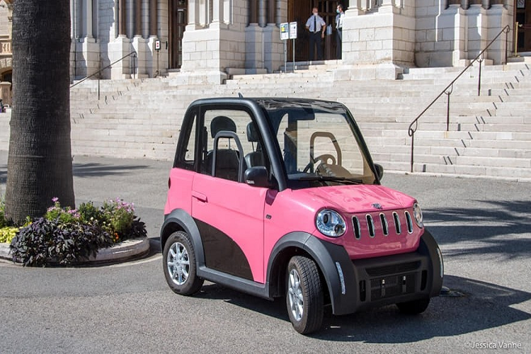 Xe điện tí hon Jiayuan Lingzu 2024 mới xuất hiện tại triển lãm ô tô Munich 2023 sở hữu tốc độ thấp được sản xuất tại Trung Quốc, xe chỉ có bản 2 chỗ ngồi. Tuy nhiên, so với những chiếc xe điện tốc độ thấp truyền thống chiếc Jiayuan Lingzu này trông khá tinh tế.