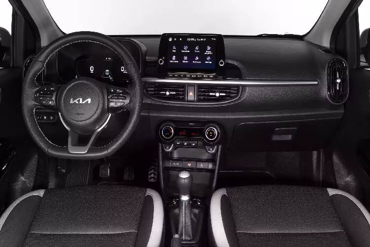 Về ngoại hình, Kia Morning 2023 thừa hưởng thiết kế từ mẫu SUV điện EV9 với kiểu đèn pha thẳng đứng sử dụng công nghệ LED. Kiểu đèn pha này cũng sẽ xuất hiện trên Carnival và Sorento phiên bản mới sắp ra mắt. Lưới tản nhiệt mũi hổ được tinh chỉnh