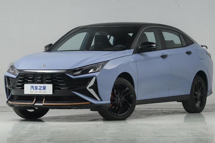 Mới đây, một số trang về xe của Trung Quốc đã đưa tin về việc tập đoàn Dongfeng sắp giới thiệu 1 phiên bản xe mới của thương hiệu con Fengshen, chiếc xe này chính là Fengshen Yixuan Champion Edition 2023 mới, 1 kiểu bình mới rượu cũ được nhiều hãng xe Trung Quốc áp dụng. 