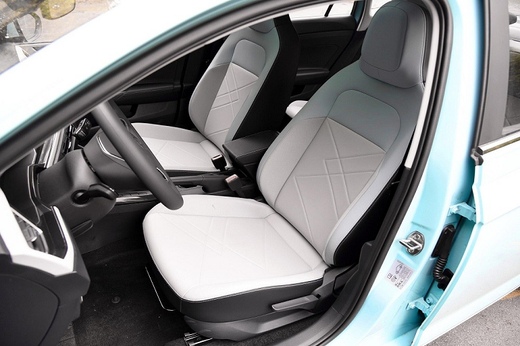 Theo đó, xe được trang bị động cơ xăng 4 xi-lanh, dung tích 1.5L với công suất tối đa 108 mã lực và mô-men xoắn cực đại 141 Nm. Động cơ này đi với hộp số tự động 6 cấp và hệ dẫn động cầu trước.