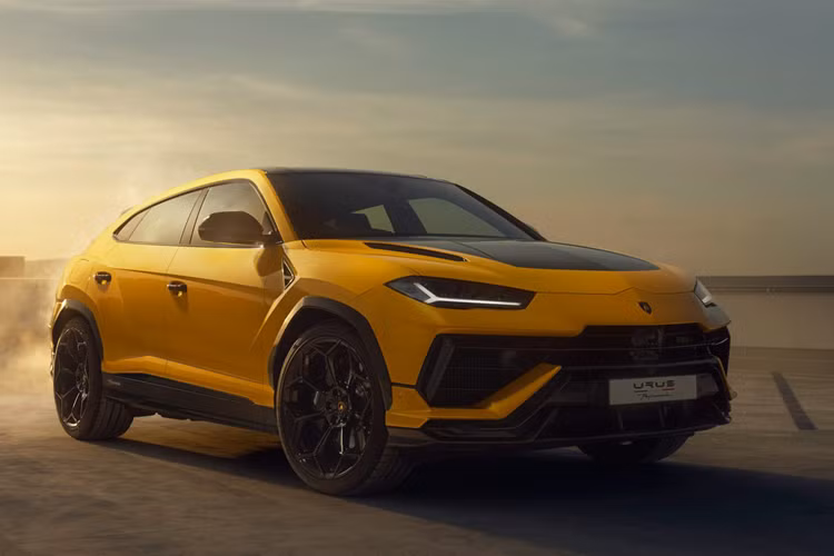 Thay đổi cuối cùng trên siêu xe gầm cao Lamborghini Urus Performante 2023 chính là việc xe rút gọn chỉ còn 4 chế độ lái thay vì 7 như bản tiêu chuẩn, ngoài Strada, Sport và Corsa rất quen thuộc, xe có thêm chế độ lái Rally hoàn toàn mới, hứa hẹn sẽ giúp các khách hàng muốn khám phá xe Lamborghini Urus Performante 2023 trên các con đường khắc nghiệt.
