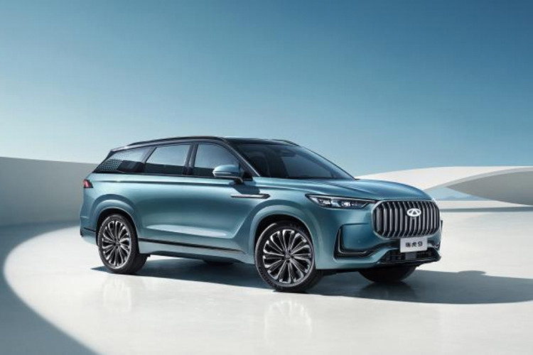 Dự kiến, 2 thương hiệu Jaecoo và OMODA của Chery sẽ chính thức ra mắt tại Việt Nam vào cuối năm nay. Sản phẩm của 2 thương hiệu này sẽ được trưng bày và phân phối trong cùng một showroom tại Việt Nam. Tuy nhiên, thời điểm ra mắt và giá bán của Jaecoo 9 tại Việt Nam vẫn chưa được công bố. Tại thị trường Trung Quốc, Chery Tiggo 9 có giá mở bán từ 160.000 Nhân dân tệ (khoảng 547 triệu đồng).