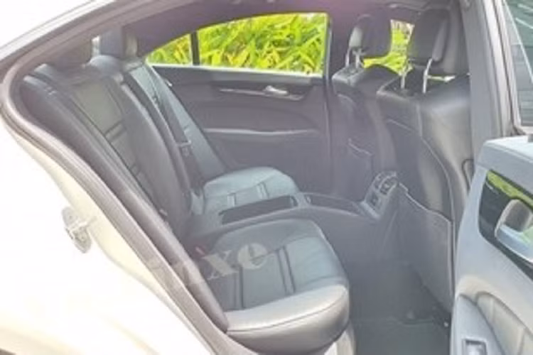 CLS 63 AMG là một biến thể hiệu suất cao của CLS và đã được bán chính thức vào tháng 3 năm 2011. Ở ngoại hình, Mercedes-Benz CLS 63 AMG có những dấu hiệu nhận biết như cản va trước và cản va sau thiết kế lại, bên hông xe có logo V8 Biturbo của hiệu năng cao, nắp capô, bộ mâm của xe là loại 5 chấu kép đặc trưng của AMG với 2 màu sơn tương phản.