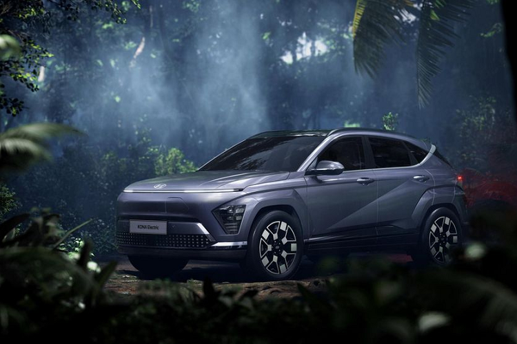 Khác với hầu hết các thương hiệu khác, hãng xe Hàn Quốc bắt đầu thiết kế Hyundai Kona Electric 2024 chạy điện trước tiên và sau đó là các biến thể ICE, hybrid và N Line.