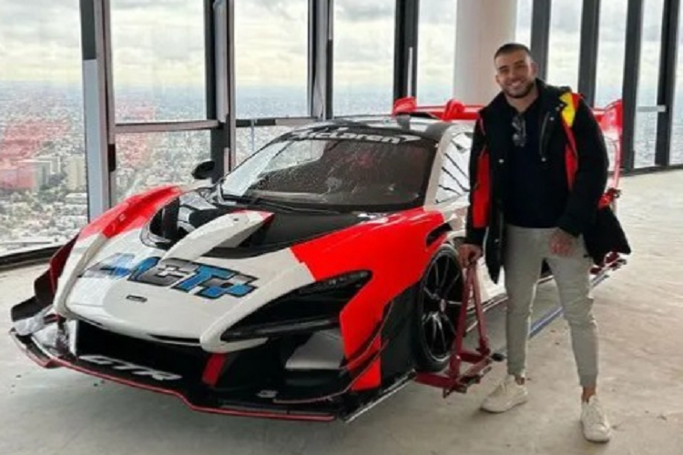 Thời điểm ra mắt, mức giá xe McLaren Senna GTR khởi điểm khoảng 1,4 triệu USD (khoảng 32,8 tỷ đồng). Hiện tại, giá trị bán lại của siêu xe này rơi vào khoảng 2 triệu USD (tương đương 46,9 tỷ đồng).