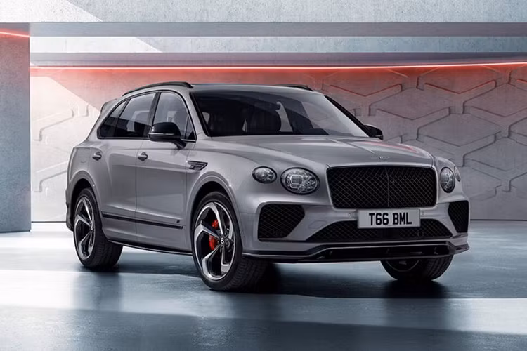 Mức giá xe Bentley Bentayga 2024 hiện chưa được công bố chính thức. Tuy nhiên, trang tin Carscoops cho rằng mẫu SUV có giá không dưới con số 200.000 USD (khoảng 4,8 tỷ đồng).