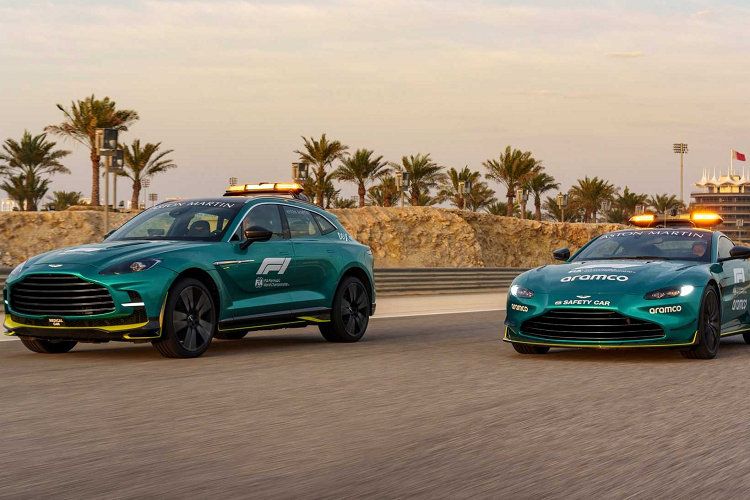 Hai mẫu xe an toàn đều có màu ngoại thất xanh lá cây Aston Martin Racing Green và các họa tiết màu vàng chanh Lime Essence. Trên mui xe có thêm đèn tín hiệu. Màu sắc chiếc xe an toàn và xe y tế giống với những chiếc xe đua được điều khiển bởi tay đua Fernando Alonso - nhà vô địch F1 hai lần và đồng đội của anh ấy là Lance Stroll.