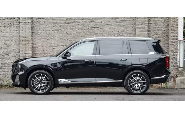 Được định vị là một chiếc SUV cỡ trung bình đến cỡ lớn, ES9 có kích thước chiều dài, chiều rộng và chiều cao lần lượt tùy theo các bản sẽ là 4.980 (5.110) mm, 1.950 (1.976) mm, 1.780 mm, với chiều dài cơ sở đạt mức 2.920 mm.