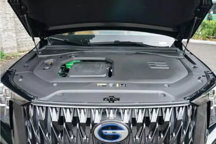 Thời gian tăng tốc từ vị trí xuất phát lên 100 km/h chỉ 8 giây và mức tiêu thụ nhiên liệu trên 6,18 lít/100km. Bộ pin lithium ba cấp 25,57 kWh của nó cung cấp phạm vi di chuyển thuần điện CLTC là 143 km. Phạm vi hoạt động toàn diện của CLTC lên tới 1.215 km khi đổ đầy bình xăng và sạc đầy.