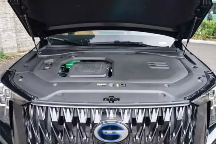 Thời gian tăng tốc từ vị trí xuất phát lên 100 km/h chỉ 8 giây và mức tiêu thụ nhiên liệu trên 6,18 lít/100km. Bộ pin lithium ba cấp 25,57 kWh của nó cung cấp phạm vi di chuyển thuần điện CLTC là 143 km. Phạm vi hoạt động toàn diện của CLTC lên tới 1.215 km khi đổ đầy bình xăng và sạc đầy.