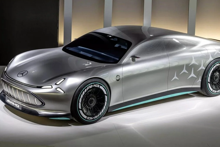 Robert Lesnik - người đứng đầu bộ phận thiết kế ngoại thất của Mercedes-Benz nói với Autocar rằng mẫu xe điện thay thế GT 4-Door Coupe sẽ không phải là mẫu xe duy nhất được xây dựng trên nền tảng AMG.EA.