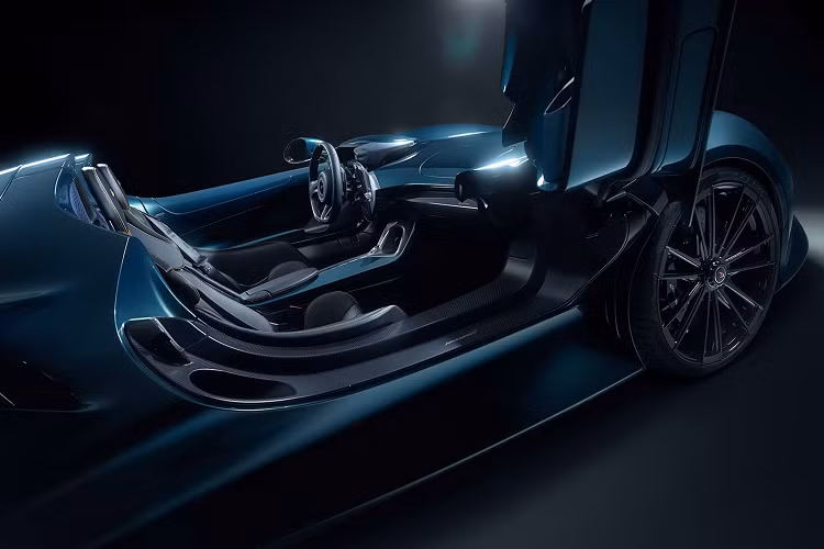 Bộ mâm độc đáo Novitec MC3 có thiết kế 7 chấu do Vossen cùng phối hợp tạo nên, kích thước 20 inch ở bánh trước và 21 inch phía sau và có thể được hoàn thiện bằng 72 màu sắc khác nhau với bề mặt được chải hoặc đánh bóng để đáp ứng bất kỳ mong muốn màu sắc nào của chủ sở hữu.