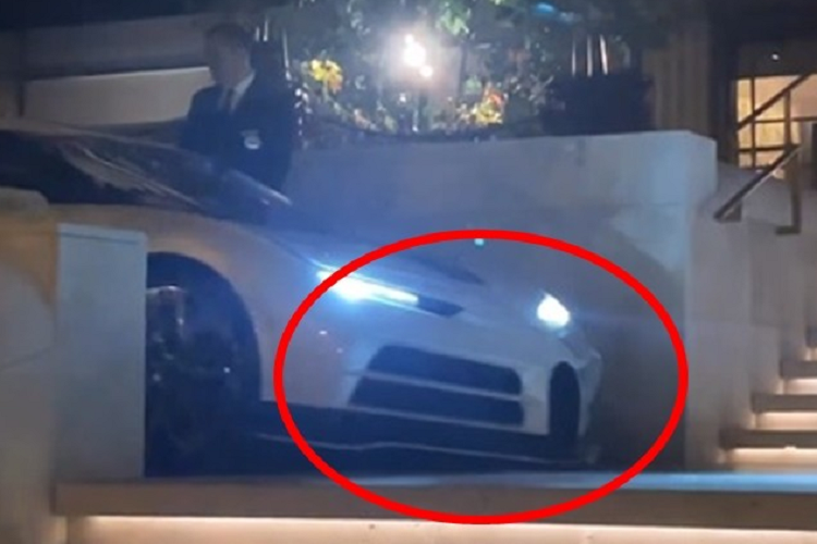 Với giá bán lên đến 9 triệu đô la (tương đương 209 tỷ đồng), Bugatti Centodieci hàng hiếm là 1 trong các siêu xe có giá bán đắt đỏ nhất thế kỷ 21 này, và điều này cũng chứng minh độ chịu chơi của "anh 7".