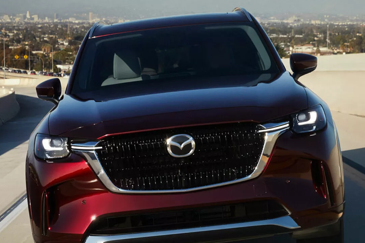 Bên cạnh các thông tin về CX-70, ông Donnelly cũng cho biết một mẫu SUV điện mới mang logo Mazda sẽ được ra mắt tại Bắc Mỹ vào năm 2025, sau khi MX-30 ngừng bán từ 2024.