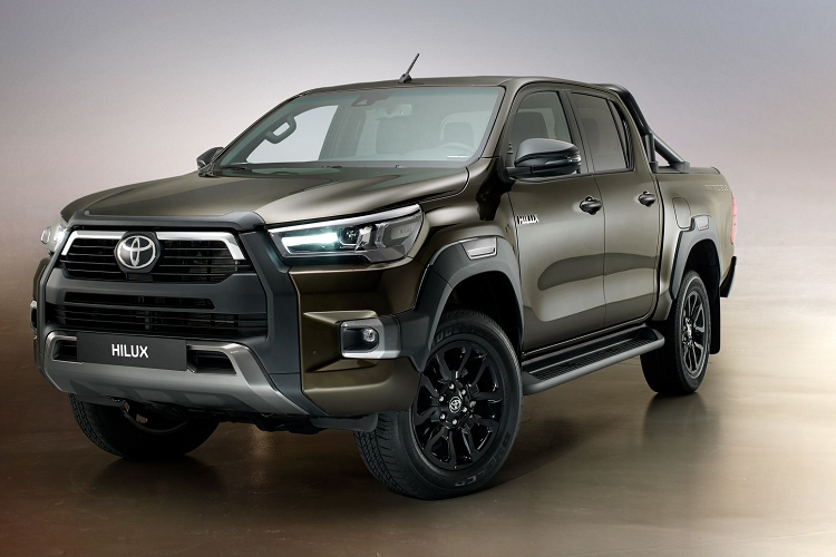 Dù ở phiên bản nào, mẫu xe bán tải này cũng dùng động cơ 4 xi-lanh, tăng áp, dung tích 2.4L với công suất tối đa 147 mã lực và mô-men xoắn cực đại 400 Nm. Động cơ đồng hành cùng hộp số tự động 6 cấp.