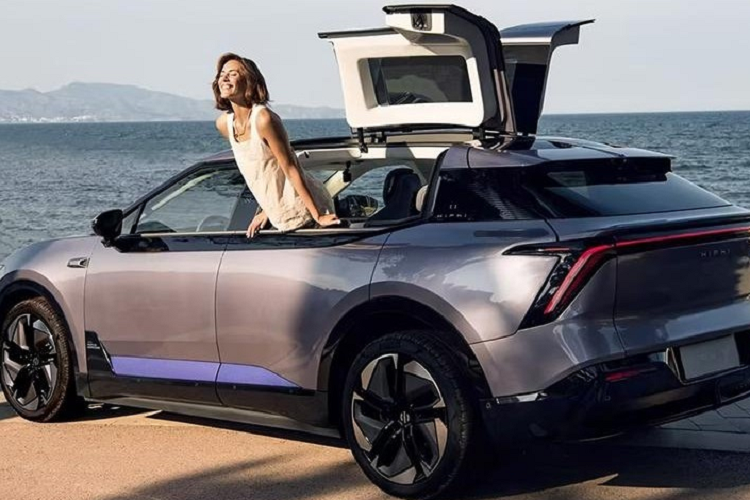 Vì vậy, giá bán của HiPhi Y 2023 rất được nhiều người quan tâm, ngoài buổi ra mắt tại Trung Quốc, chiếc xe SUV điện này còn sẽ được giới thiệu ở nhiều thị trường khác, rất quan trọng với HiPhi như Nhật Bản, Anh, Đức, Na Uy và Ả Rập Saudi.