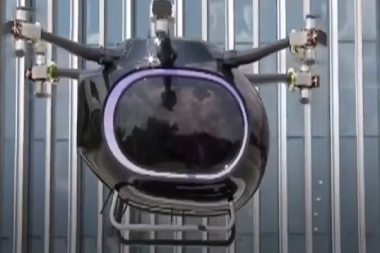 Được biết, khung gầm rời của xe bay điện GOVE có thể được sạc điện và điều khiển từ xa. Nhiều khả năng, người dùng có thể sạc riêng lẻ cho khung gầm ngay cả khi phương tiện này đang bay trên không trung. Theo GAC, nhiều người dùng có thể cùng chia sẻ khung gầm khi cần thiết.