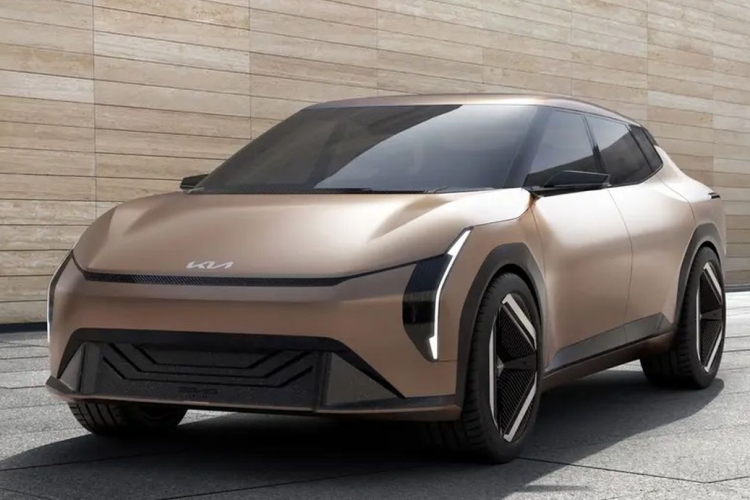 Tại sự kiện Kia EV Day mới diễn ra gần đây, hãng xe Hàn Quốc đã công bố đồng loạt 2 mẫu xe điện concept là Kia EV3 EV4 mới. Đây là bản xem trước của 2 mẫu xe sẽ được sản xuất thương mại và giới thiệu tới người dùng trong năm 2024 - đầu 2025.