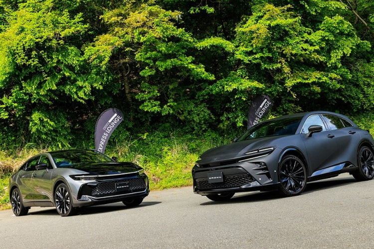 Nhiều khách hàng Nhật Bản thừa nhận họ mong Toyota Crown Sport 2024 có giá chỉ khoảng 4 triệu Yên (652 triệu đồng). Do đó, không ít người đã từ chối khi được đại lý Toyota liên hệ để mời mua xe. Bên cạnh giá bán cao, thời gian giao xe không xác định cũng khiến khách hàng không muốn chi tiền cho Toyota Crown Sport 2024.