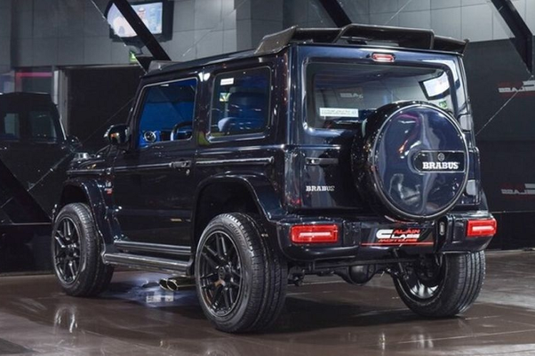 Mức giá xe Suzuki Jimny độ Brabus G-Class được công ty Al Ain Class Motors rao bán với giá 165.000 AED (44.921 USD hay tương đương 1 tỷ đồng), đắt gấp đôi mức giá niêm yết của Suzuki Jimny tại UAE.