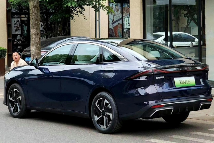 Một số thông tin ban đầu cho rằng, chiếc sedan Geely Galaxy L6 2024 mới này sẽ được ra mắt vào Quý 3 năm nay ở thị trường Trung Quốc.