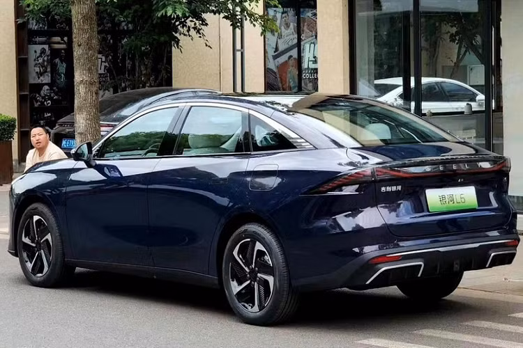 Một số thông tin ban đầu cho rằng, chiếc sedan Geely Galaxy L6 2024 mới này sẽ được ra mắt vào Quý 3 năm nay ở thị trường Trung Quốc.