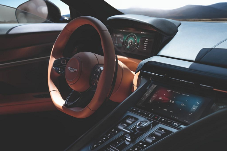 Tính bền vững và môi trường đang trở thành những vấn đề tối quan trọng trong thời đại ngày nay. Điển hình là trong ngành công nghiệp ôtô, các nhà sản xuất đang hướng tới công nghệ xanh. Điều này được thể hiện rõ nhất qua sự thúc đẩy ngày càng tăng đối với xe điện, xu hướng tránh xa nhiên liệu hóa thạch... và nội thất ôtô từ da thuần chay là một ví dụ.