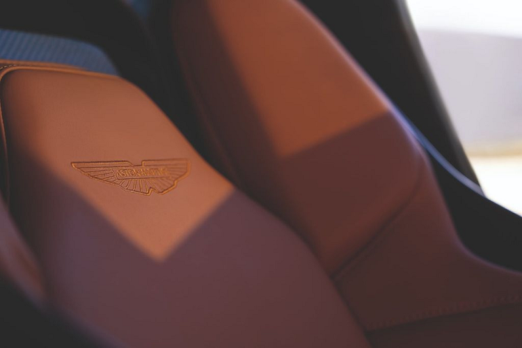 Bên cạnh đó, nhà sản xuất da cũng trích dẫn rằng các sản phẩm da thuần chay không có chất lượng và độ bền như da thật. Do đó, chúng sẽ xuống cấp nhanh hơn và buộc người dùng phải thường xuyên thay mới.