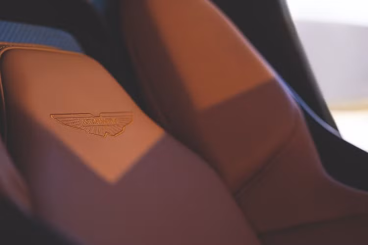 Bên cạnh đó, nhà sản xuất da cũng trích dẫn rằng các sản phẩm da thuần chay không có chất lượng và độ bền như da thật. Do đó, chúng sẽ xuống cấp nhanh hơn và buộc người dùng phải thường xuyên thay mới.