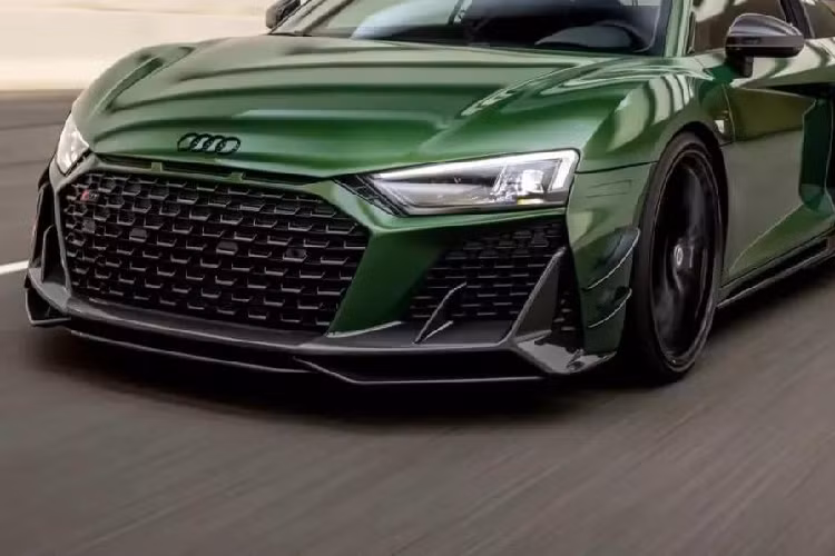 VF Engineering đảm bảo gói nâng cấp này tuân thủ các tiêu chuẩn khí thải hiện hành, xe Audi R8 V10 không bị quá nhiệt khi vận hành ở tốc độ cao và đặc biệt là mang đến cảm giác lái rất phấn khích. Ngoài ra, nếu chủ sở hữu Audi R8 muốn có bộ nâng cấp thực sự nổi bật thì có thể trả thêm 3.000 USD (71 triệu đồng) để sơn bộ siêu nạp theo bất kỳ màu nào họ muốn.