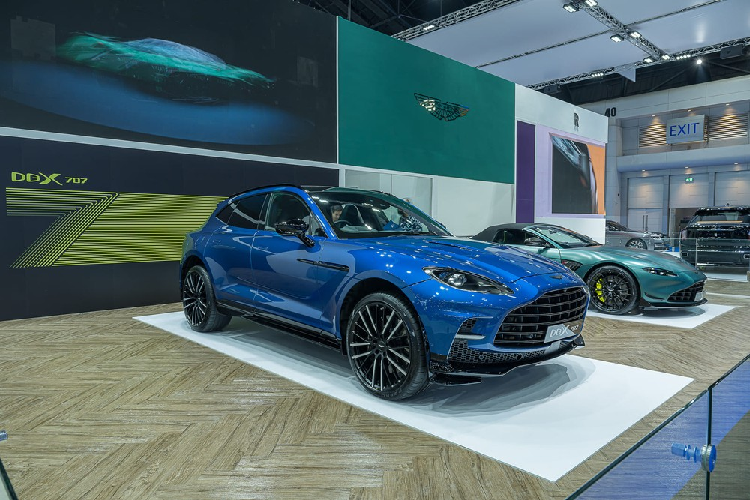 Aston Martin Vantage F1 Edition Roadster chao hang dai gia Dong Nam A