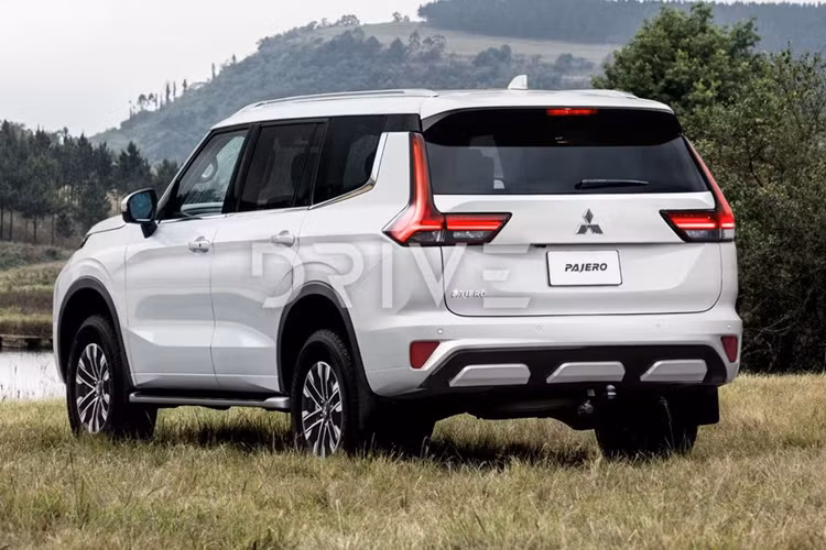 Mitsubishi Pajero ngừng sản xuất vào năm 2021 sau gần 4 thập kỷ có mặt trên thị trường. Tổng doanh số xe, tính tới thời điểm bị khai tử, là hơn 3,3 triệu xe.