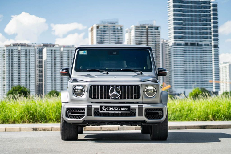 Ở thời điểm mua, giá xe Mercedes-AMG G63 Edition 1 2019 lên tới 13 tỷ đồng (chưa gồm chi phí ra biển số). Như vậy, chỉ sau 4 năm, chủ xe đã lỗ khoảng 6 tỷ đồng. Có thể nói đây là mức giá khá tốt cho những người ưa thích chiếc SUV địa hình hạng sang nhưng không đủ điều kiện tài chính để mua mới.