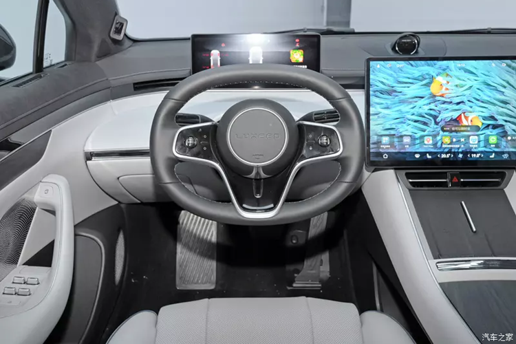 Là 1 anh lớn trong ngành công nghệ, không có lý do gì mà Huawei bỏ qua các trang bị cây nhà lá vườn cho chiếc sedan chạy hoàn toàn bằng điện của mình, đầu tiên, chúng ra sẽ nói về tinh thần thể theo của chiếc xe sedan Luxeed S7 2024 với cửa sổ không viền. Huawei Luxeed S7 2024 có 3 màu nội thất trắng cát mơ, xám bóng trăng và đỏ lông chim.