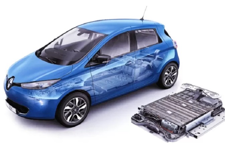 Theo một số khảo sát, phí bảo hiểm dành cho xe điện tại Mỹ đang đắt hơn khoảng 27% so với những xe sử dụng động cơ đốt trong. Được biết, pin là bộ phận quan trọng ảnh hưởng trực tiếp đến giá thành, chi phí và khả năng vận hành của ô tô điện. Một bộ pin mới có thể có giá lên tới hơn 15.000 USD (tương đương 351 triệu VNĐ).