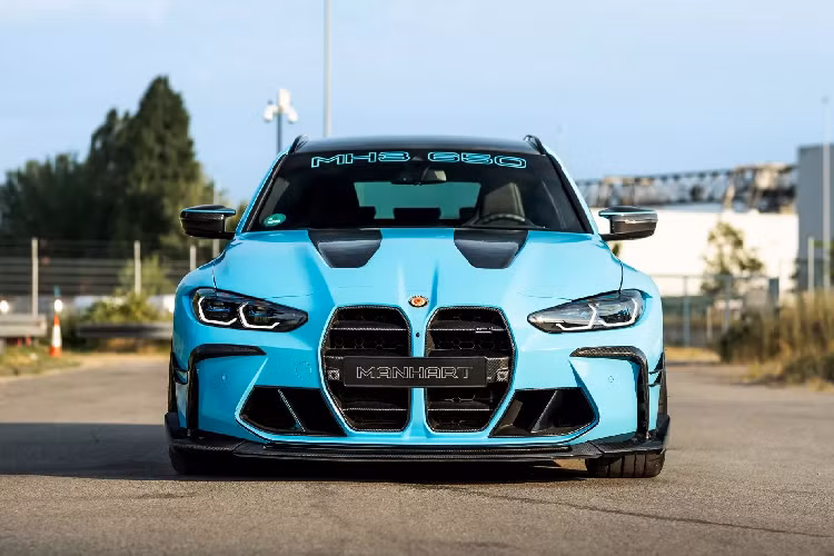 Sự cải thiện về sức mạnh một phần đến từ bộ điều khiển MHtronik của Manhart. Manhart cũng lấy bộ giảm âm Remus và sử dụng ống xả thể thao HJS đảm bảo chất "hoang dã". Động cơ 6 xi-lanh thẳng hàng dung tích 3.0 lít tăng áp kép sản sinh công suất 641 mã lực (478 kW/650 mã lực) và mô-men xoắn 800 Nm (590 lb-ft), tương đồng với M3 MH3 GTR được điều chỉnh mạnh mẽ nhất của Manhart.