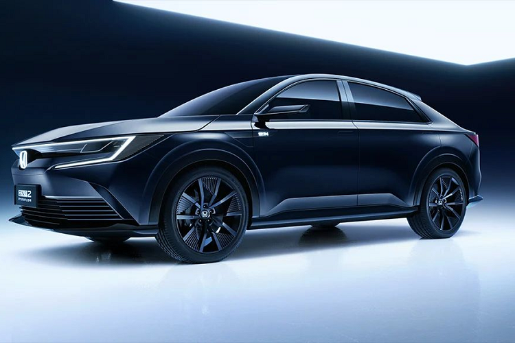 Bộ đôi xe điện Honda fastback, với kính sau mở rộng, kết hợp tiện ích vượt trội của một chiếc SUV với phong cách thời trang của chiếc sedan mang đến cảm giác lái thú vị độc đáo. Honda cho biết các mẫu xe e:N thế hệ mới sẽ phát triển dựa theo phiên bản hỗ trợ AI mới nhất của hệ thống thông tin giải trí Honda Connect và các chức năng ADAS tiên tiến.