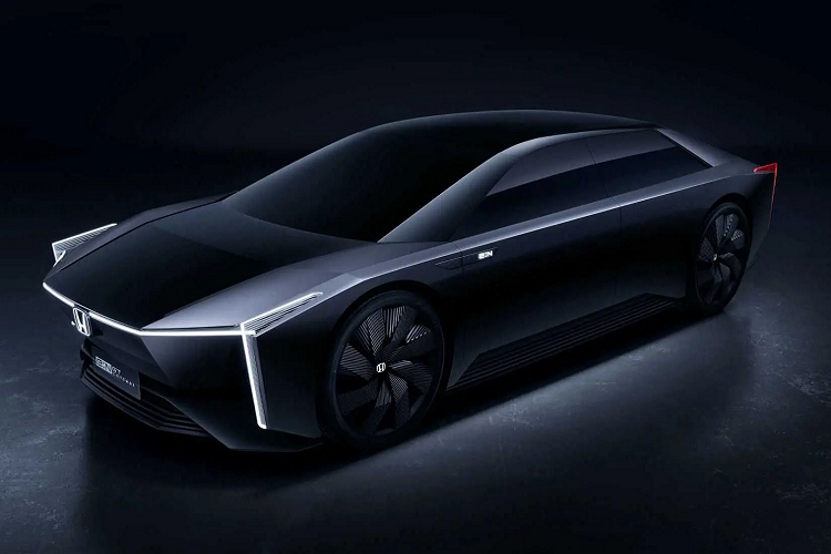 Hứa hẹn mang lại trải nghiệm lái cuốn hút hơn. Đồng thời e:N SUV sẽ có các hệ thống hỗ trợ lái xe và an toàn mới nhất của Honda, cũng như công nghệ Honda Connect do AI cung cấp.