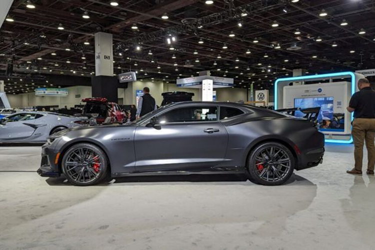 Mặc dù Chevy chưa công bố bất kỳ thông tin chi tiết nào về mẫu xe kế nhiệm, nhưng đây vẫn chưa phải là kết thúc cho mẫu xe thể thao này khi Phó Chủ tịch Toàn cầu của Chevrolet – Scott Bell đã úp mở về việc dòng tên Camaro vẫn sẽ được sản xuất trong tương lai, nhiều khả năng sẽ được điện hóa dưới dạng plug-in hybrid hoặc thuần điện.