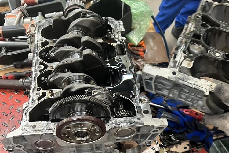 Hyundai SantaFe moi mua da phai 