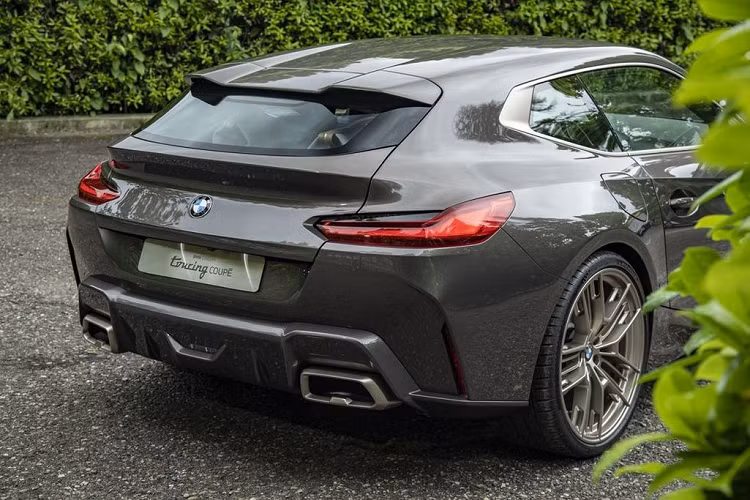 Tuy nhiên theo BMW, mẫu concept độc nhất thế giới này được lấy cảm hứng từ chiếc BMW 328 Touring Coupe, từng chiến thắng giải đua đường trường Mille Miglia năm 1940.