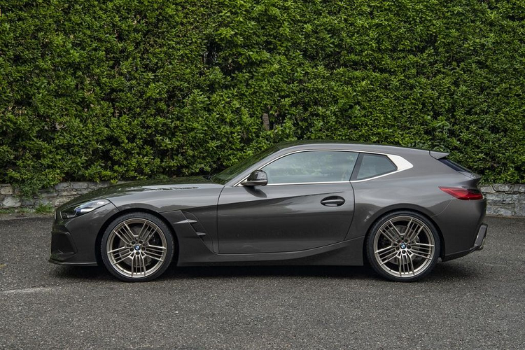 “Biểu tượng vượt thời gian của sự tự do” là cách BMW nhìn nhận về Concept Touring Coupe. Thiết kế độc đáo của BMW Concept Touring Coupe mới tạo ra những so sánh không thể tránh khỏi với chiếc BMW Z3 M Coupe từng rất được yêu thích trong quá khứ.