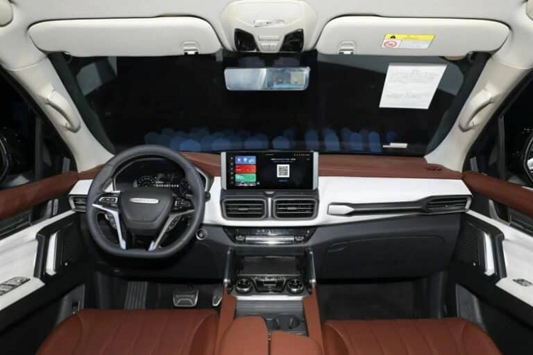 Sức mạnh của Maxus Territory ICE 2023 tại Trung Quốc sẽ đến từ động cơ xăng 4 xi-lanh, dung tích 2.0 lít sẽ sản sinh ra công suất tối đa 192 KW, tương đương 257 mã lực và mô-men xoắn cực đại 410 Nm, tốc độ tối đa 190 km/h. Xe sử dụng hộp số tự động 8 cấp và hệ dẫn động 4 bánh bán thời gian, mức tiêu thụ nhiên liệu toàn diện là 10,9 lít/100 km.