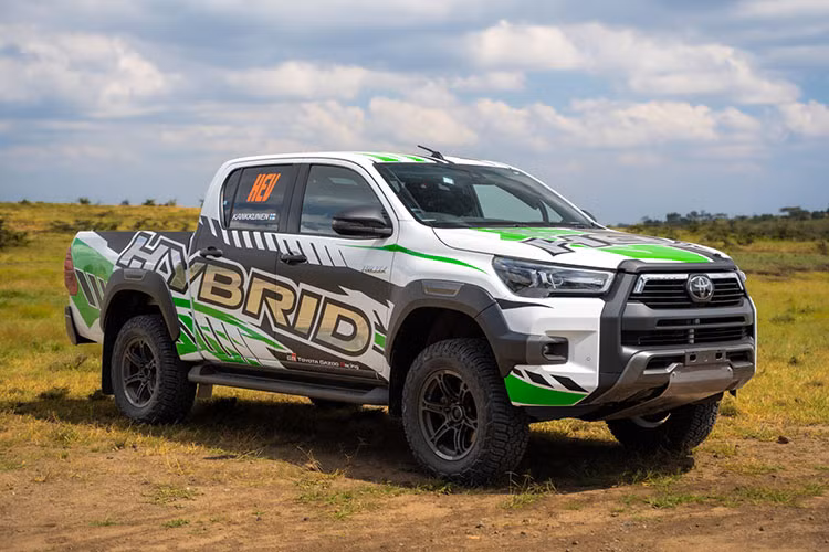 Xe ban tai Toyota Hilux 2024 se co them cong nghe mild-hybrid