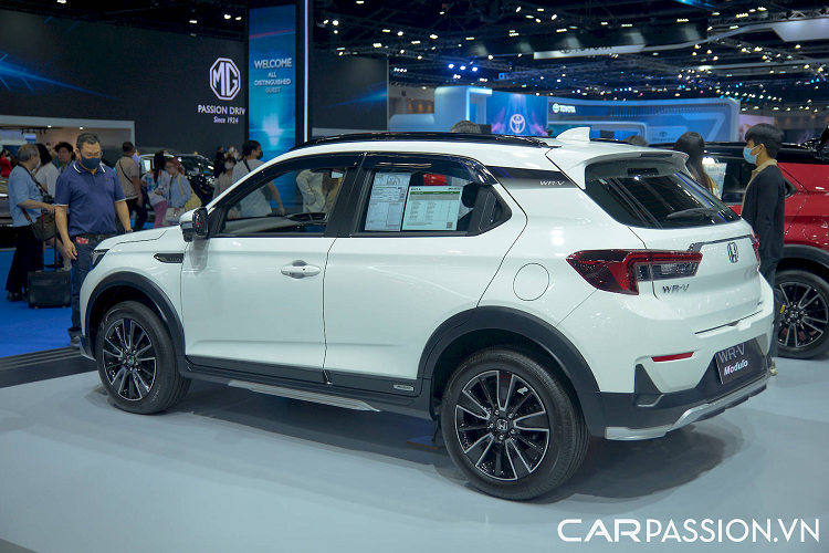 Ngoài ra, cũng giống như các mẫu xe Honda khác ở thị trường Thái Lan, mẫu WR-V cũng được cung cấp gói độ chính hãng Modulo làm tăng thêm vẻ hầm hố và thể thao cho xe.