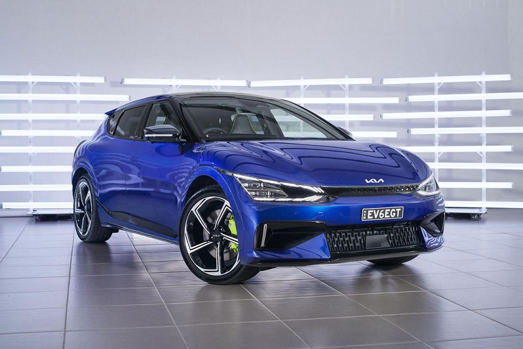 Theo Kia, vào khoảng 19h40 ngày 28/8, ngọn lửa đã bất ngờ bùng lên tại tầng hai, vị trí của dây chuyền sơn do robot vận hành. Khi đám cháy bùng phát, bình chữa cháy tự động trong nhà máy đã được phun, đội cứu hỏa của Kia đã được điều động đến hiện trường để dập tắt đám cháy. Ngọn lửa được cho là đã được dập tắt hoàn toàn vào khoảng 21h30 cùng ngày.