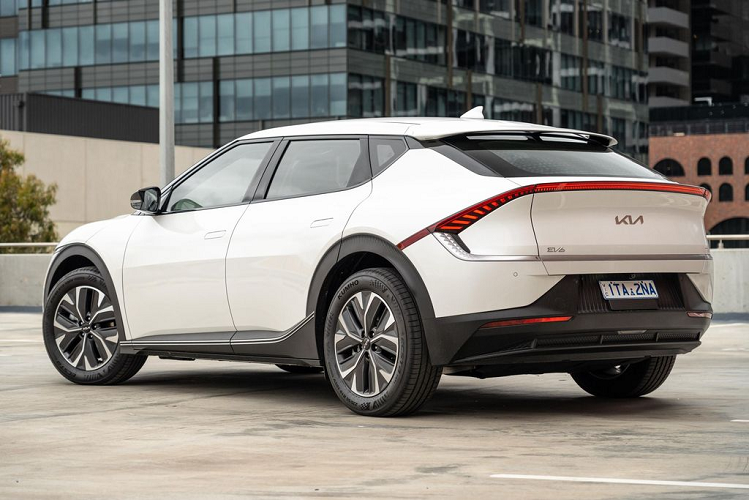 Sự cố này có thể khiến thời gian bàn giao một số mẫu xe hiện đang được sản xuất tại nhà máy này bị kéo dài thêm. Nhà máy Kia Autoland Hwaseong 3 sản xuất ba mẫu xe: K5, K8 và EV6. Trong số đó, K5 và K8 là những mẫu xe chỉ được sản xuất tại nhà máy này. 