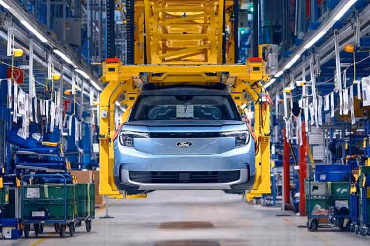 Ford tam cat dau tu vao mang oto dien vi lo chong lo-Hinh-3